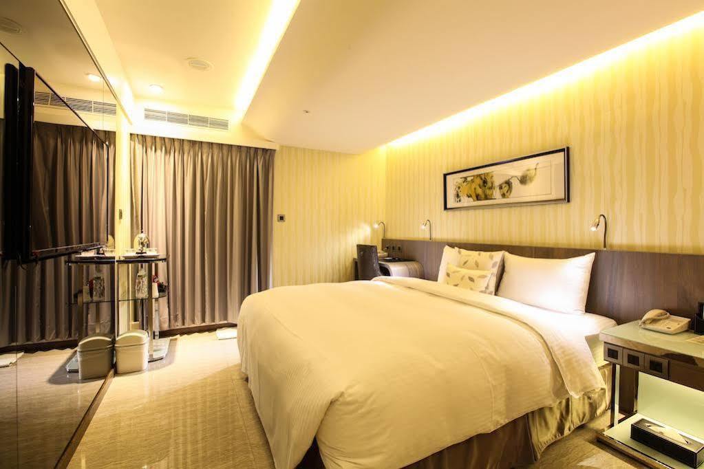 Beauty Hotels - Hotel Bnight-Self Check-In Hotel Тайбэй Экстерьер фото